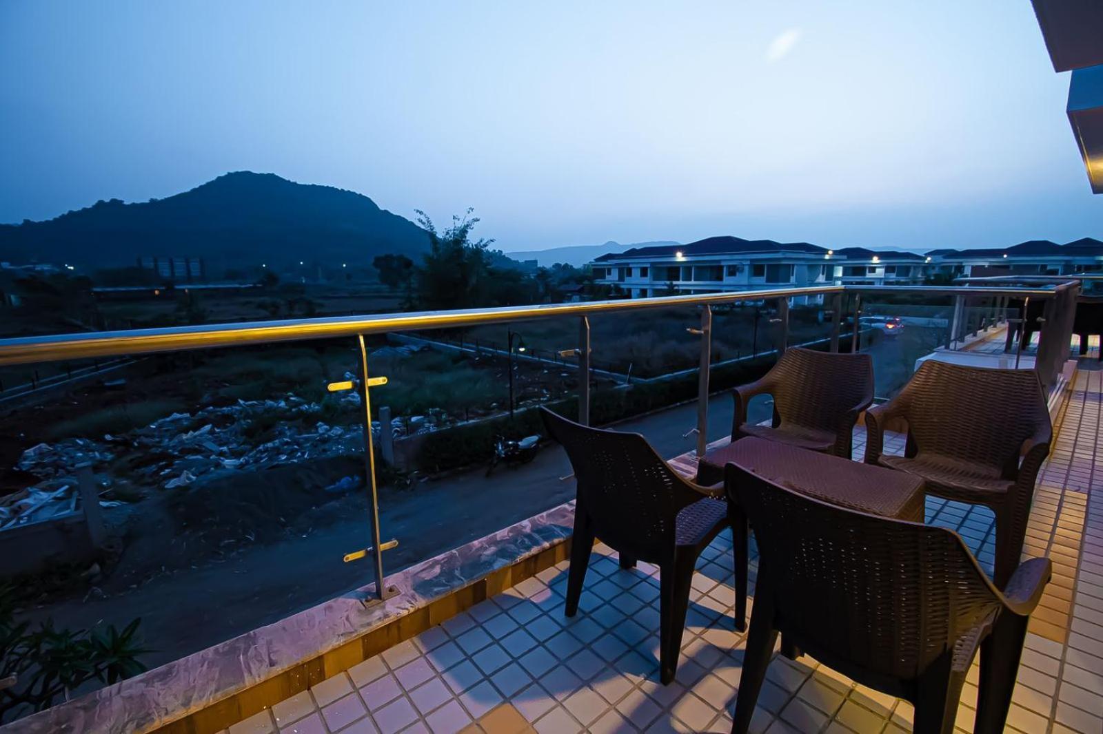 Mizzle Exotica Lonavala Apartment Exterior photo